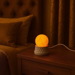 تصویر آباژور سنگ نمک (چراغ خواب) گوی 6 سانتیمتر مدل پایه مشبک 