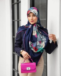 تصویر روسری زنانه ابریشم توییل کجراه قواره ۱۴۰ - مشکی_گل رنگی Women's silk twill scarf