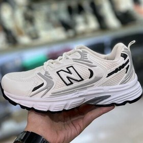 تصویر کتونی نیوبالانس زنانه دخترانه کفش ونس اسپورت اسپرت سفید مشکی new balance newbalance لژدار لژ دار نرم شیک طبی سبک راحت 