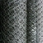 تصویر توری گابیون ۱/۵ درشت طول ۲۰ متر چشمه ۸×۱۰ 