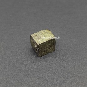 تصویر تک بلور پیریت کوبیک (کدA390) 