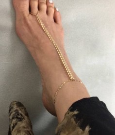 تصویر پابند انگشتی فلشی 