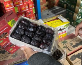 تصویر خرما مضافتی درجه یک با مادر کارتن های 7.5 کیلویی mazafati date wth 7.5 kg package