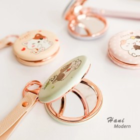 تصویر آینه جاکلیدی دار گربه 