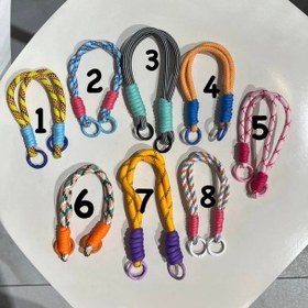 تصویر بند اویز کوتاه طرح دار 