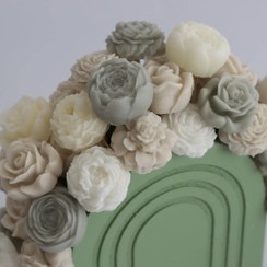 تصویر باکس شمع گل پیونی و رُز لب فرفری 