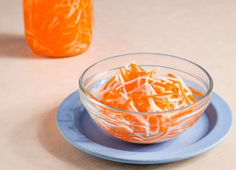 تصویر پیاز و هویج تخمیری یک کیلویی Fermented Onion & carrot