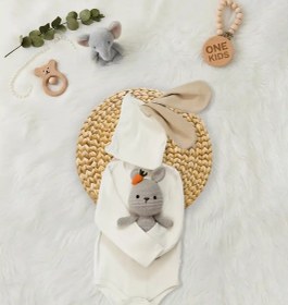 تصویر بادی و کلاه خرگوشی 