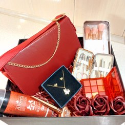 تصویر پک آرایشی و بهداشتی هدیه خاص و لاکچری قرمز 