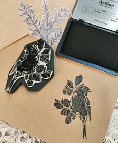 تصویر مهر دستساز لینو-طرح پرنده و شاخه-مخصوص کاغذ و پارچه handmade bird lino stamp