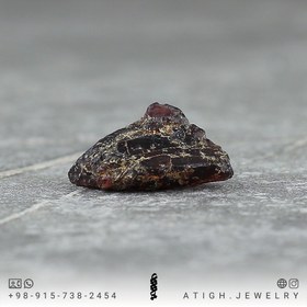 تصویر سنگ یاقوت گارنت معدنی کمیاب وزن ۱۲.۵ قیراط 