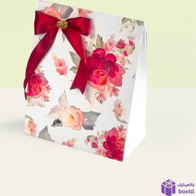 تصویر جعبه کادو دسته دار سفید با طرح گل Flower-Box-FL-021 