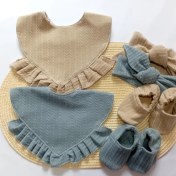 تصویر ست سه تیکه پیشبند و هدبند و پاپوش نوزادی - نسکافه ای 