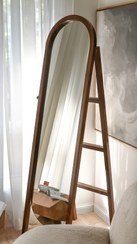 تصویر آینه قدی پایه دار تاشو 