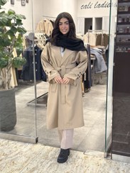 تصویر بارونی سانتانا پشت دکمه 