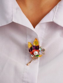 تصویر سنجاق سینه ویولت 