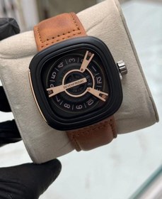 تصویر ساعت مچی مدل sevenfriday صفحه مربعی - تمام مشکی با کنتور وسط طلایی Seven friday