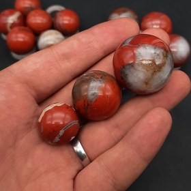 تصویر گوی سنگ جاسپر سرخ 