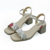 تصویر صندل پاشنه بلند دندی طرح Pilo 