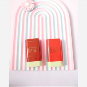 تصویر رژگونه استیکی 