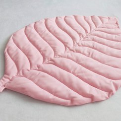 تصویر قالیچه برگ صورتی اتاق کودک linen pink leaf play mat