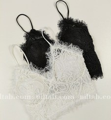 تصویر کراپ تاپ دانتل برجسته کاپ دار 