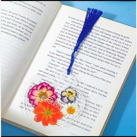 تصویر بوکمارک شیشه ای 