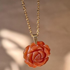 تصویر کاروینگ گل عقیق قرمز 