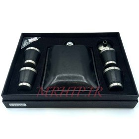 تصویر هیپفلاسک (قمقمه جیبی) 4شات مدل استیل با کیسه چرم کد L530437 