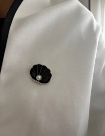 تصویر گل سینه مرواریدی 