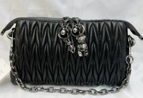 تصویر کیف henty طرح میو میو 