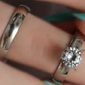 تصویر انگشتر سولیتر استیل طلایی و نقره ای 