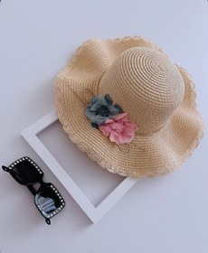 تصویر کلاه حصیری گل درشت 