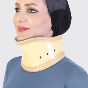 تصویر گردنبند طبی سخت چانه‌دار طب و صنعت ا Rigid Cervical Collar with Chin Support Rigid Cervical Collar with Chin Support