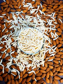 تصویر خلال بادام ممتاز 