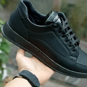 تصویر فروشگاه کفش تانیل اصفهان