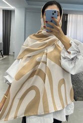 تصویر شال کرمی طرح مارپیچ 