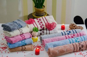 تصویر حوله دستی قلبی ۳۵ در ۷۰ 