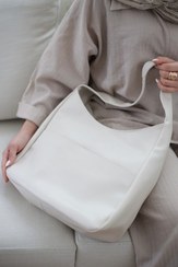 تصویر کیف دوشی زنانه چرم شل مدل ۲۳ با دو جیب 