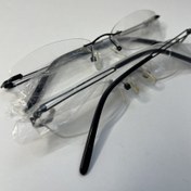 تصویر عینک طبی ریتلس با دسته‌های مشکی 