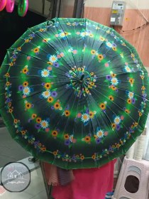 تصویر چتر گلدار سبز 