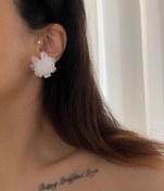 تصویر گوشواره گل جمع صدفی 