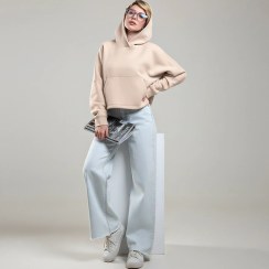 تصویر هودی زنانه کراپ (نیم‌تنه) بهبود | Behboud - رنگ: کرم - سایز : M هودی کراپ زنانه، هودی نیم تنه، هودی غواصی، هودی بهبود، هودی ترندی، Behboud، هودی کلاهدار کراپ، لباس اسپرت زنانه