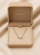 تصویر گردنبند زنانه نقره ایتالیایی مدل سنگ سواروفسکی ۳ مکعبی درخشش ظرافت و اصالت 