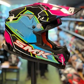 تصویر کلاه کاسکت کراسی smk allterra کد 6 Helmet crossy smk allterraa code 6