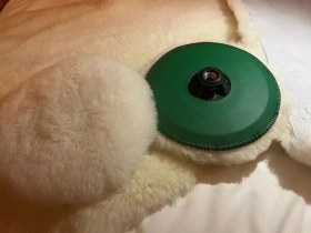 تصویر وول پد پولیش پوست بره نرم پشت 