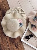 تصویر کلاه حصیری گل درشت 