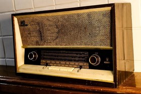 تصویر رادیو قدیمی 