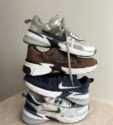 تصویر کتانی نایکی مدل V2K Run سایز ۴۳ چرم 