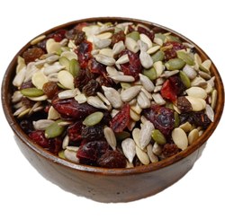 تصویر آجیل مخصوص سالاد 